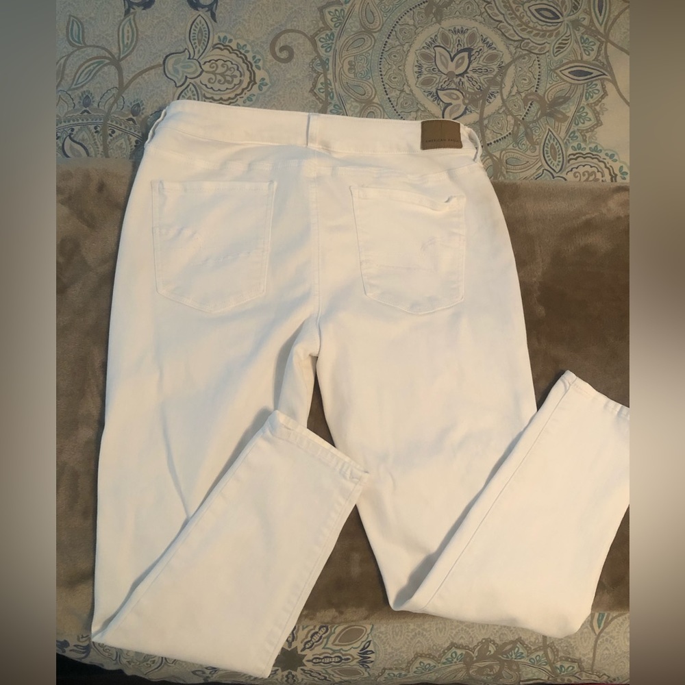 EUC American Eagle white Jeggings